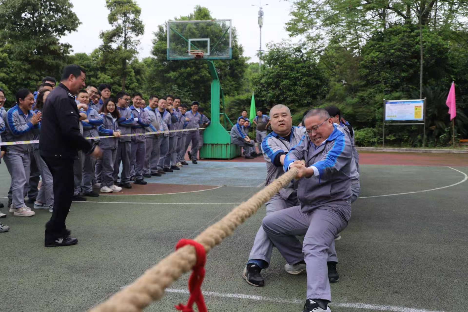 凝心聚力  “绳”采飞扬——公司举办建厂86周年职工拔河比赛 世界杯压球官网,世界杯（中国）
集团
